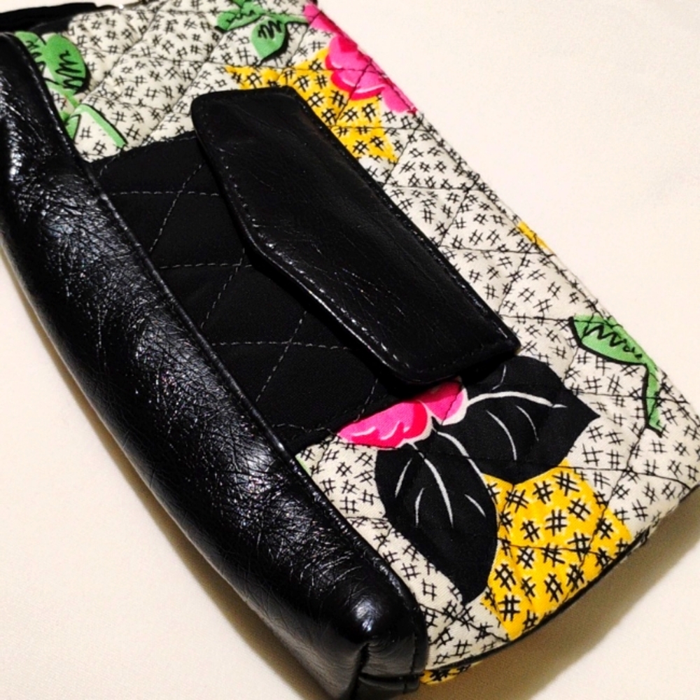 Euc Vera Bradley Patchwork Collection Wristlet - image 1